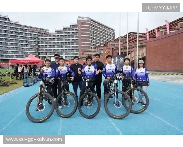自行车队推动青少年骑行安全技能与团队协作培养,青年自行车骑行活动 自行车队推动青少年骑行安全技能与团队协作培养,青年自行车骑行活动